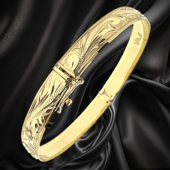 Gold Hawaiian Bangle with clasp